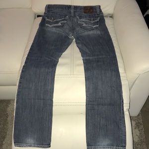 Big star Maddie Straight, mid-rise fit